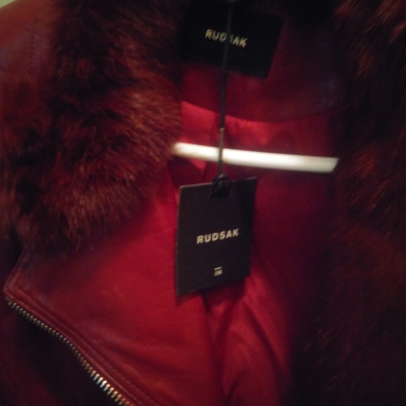 RUDSAK red leather jacket with rabbit fur collar. Size medium. - Picture 5 of 9
